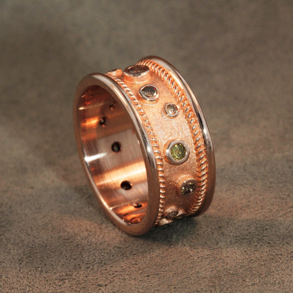 Etruscafetti 14K Rose Gold Fancy Colored Diamond Band