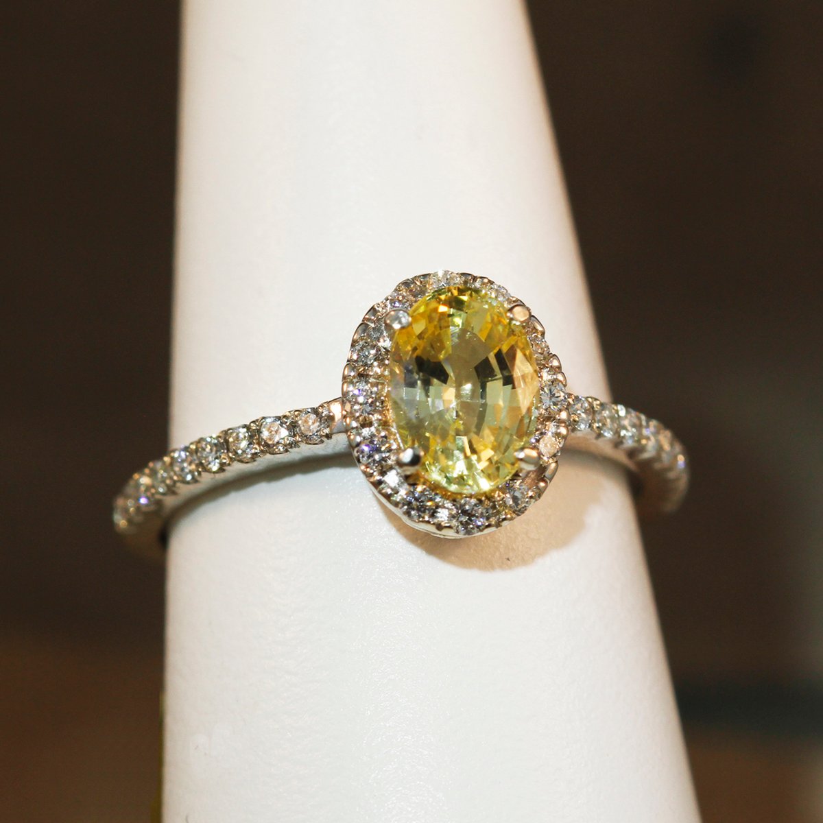 Lemon Sapphire and diamond ring 14k