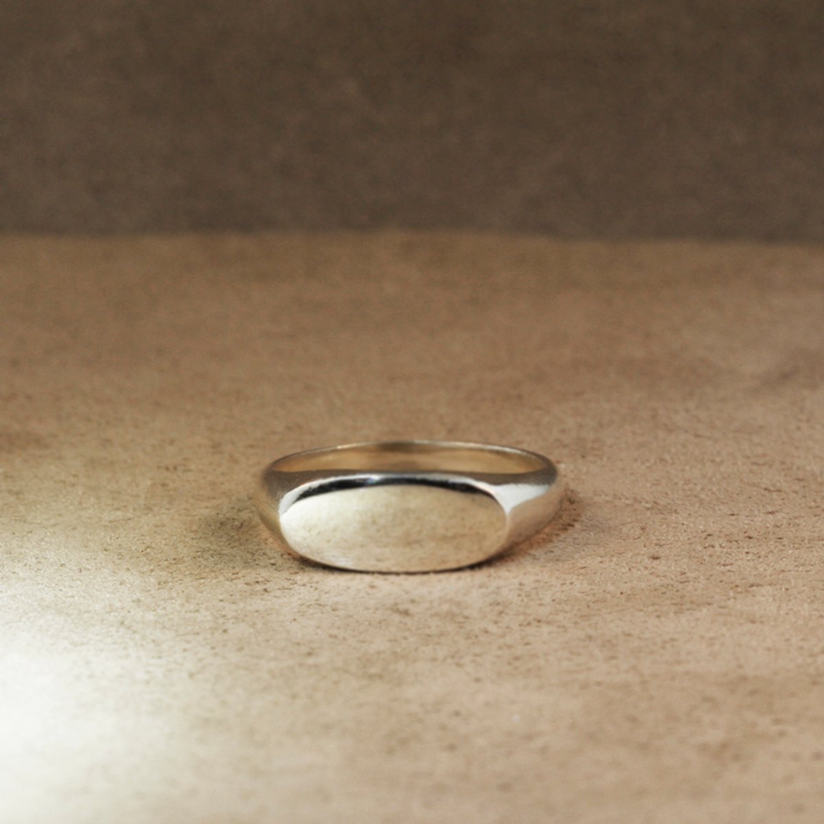 Signet Ring Horizontal Oval